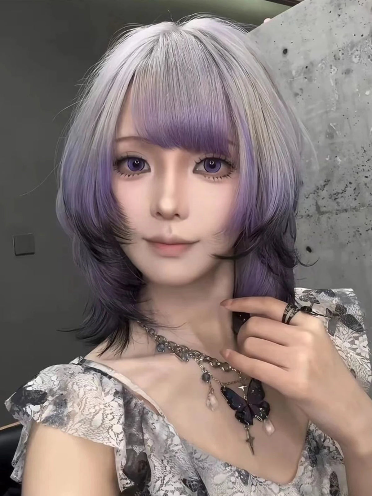 Layered Ombre Wavy Wig for Cosplay and Daily Wear