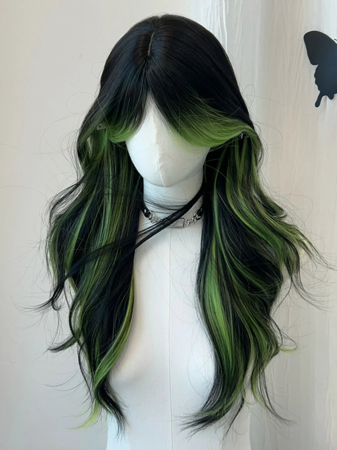 Long Wavy Ombre Green Layered Wig for Cosplay and Daily Wear - 4