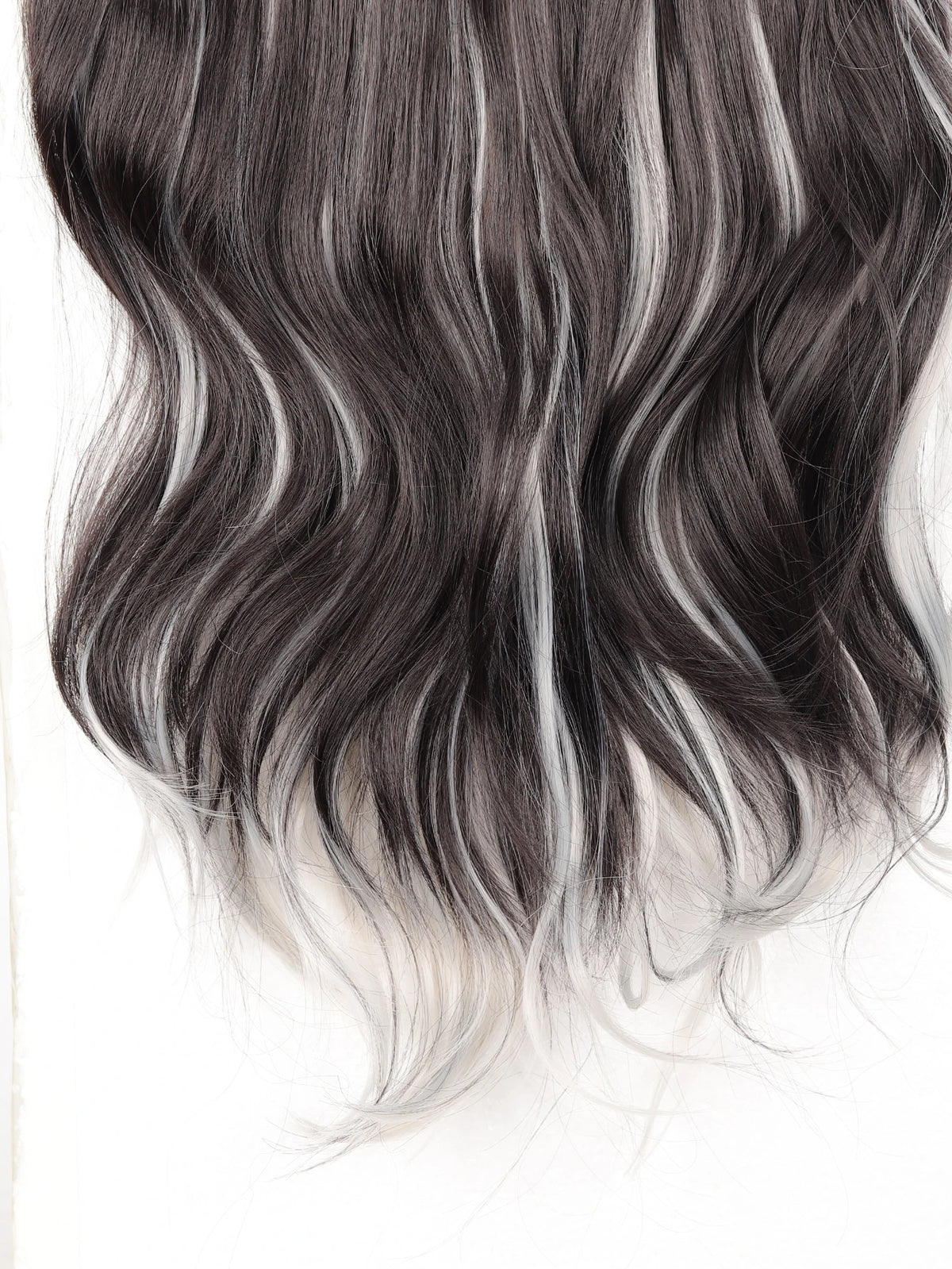 Wavy Clip-In Hair Extensions for Voluminous Curls