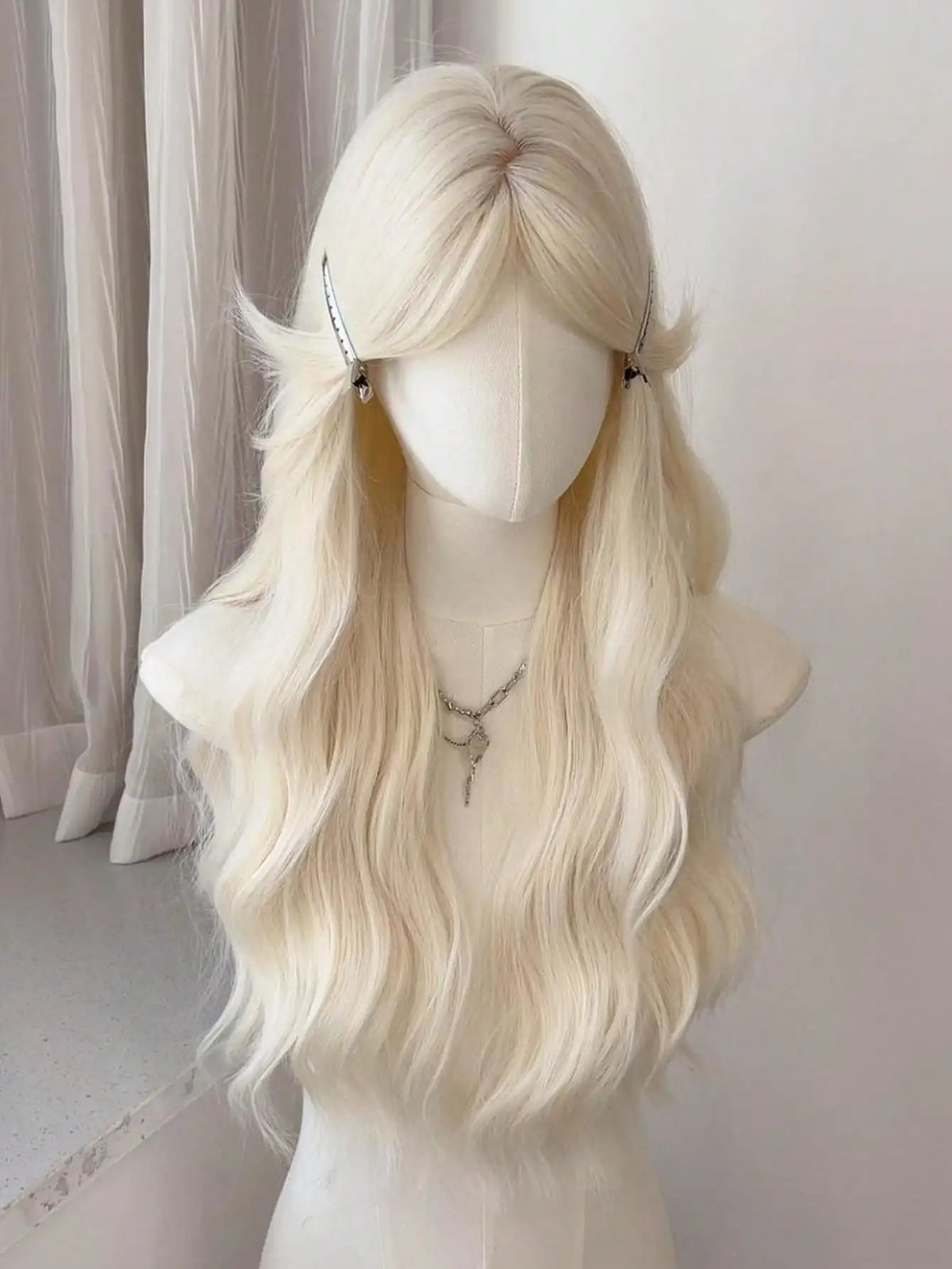 Long Wavy Synthetic Wig with Bangs for Daily Wear and Cosplay