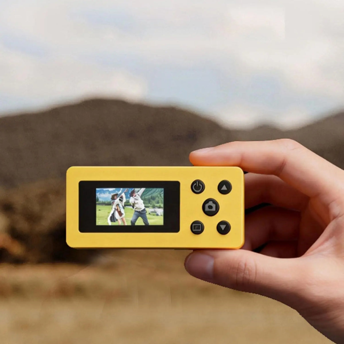 Portable Mini Retro Keychain Digital Camera for Daily Vlogging and Travel